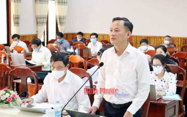 Chủ tịch UBND thành phố Đồng Xoài Nguyễn Minh Bình kết luận thống nhất thông qua quy hoạch sử dụng đất thành phố Đồng Xoài thời kỳ 2021-2030